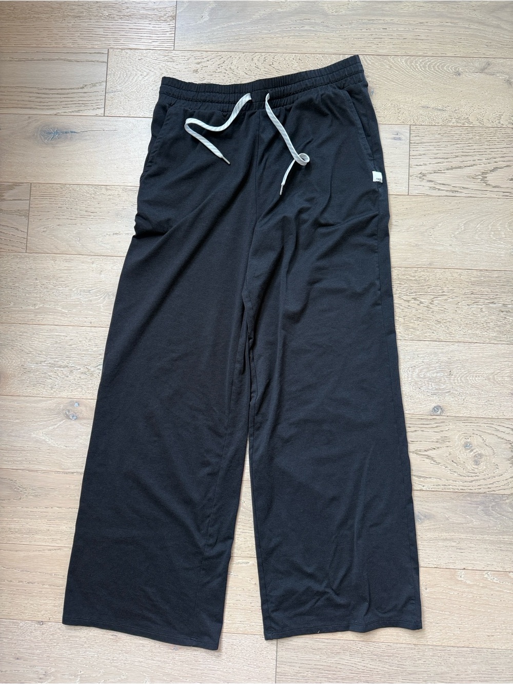 Vuori Black Wide-Leg Women's Jogger Pants with White Drawstring